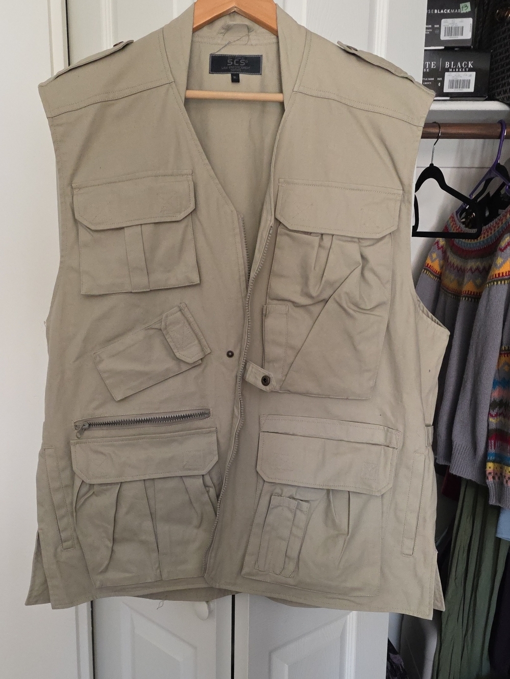 Men's Multi-Pocket Utility Vest in Khaki